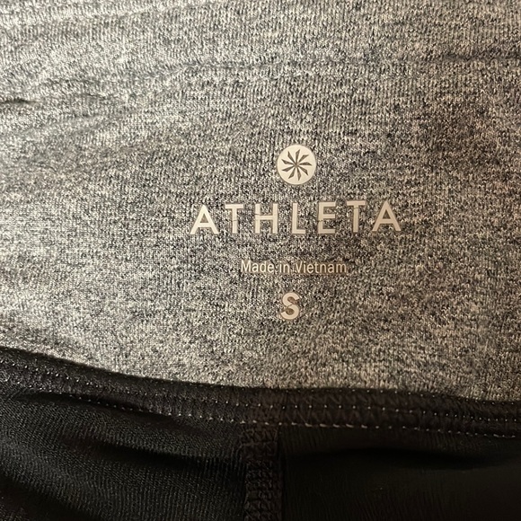 Athleta Be Free 2-In-1 Capri Skirted Leggings Combo Size Small - Picture 8 of 11